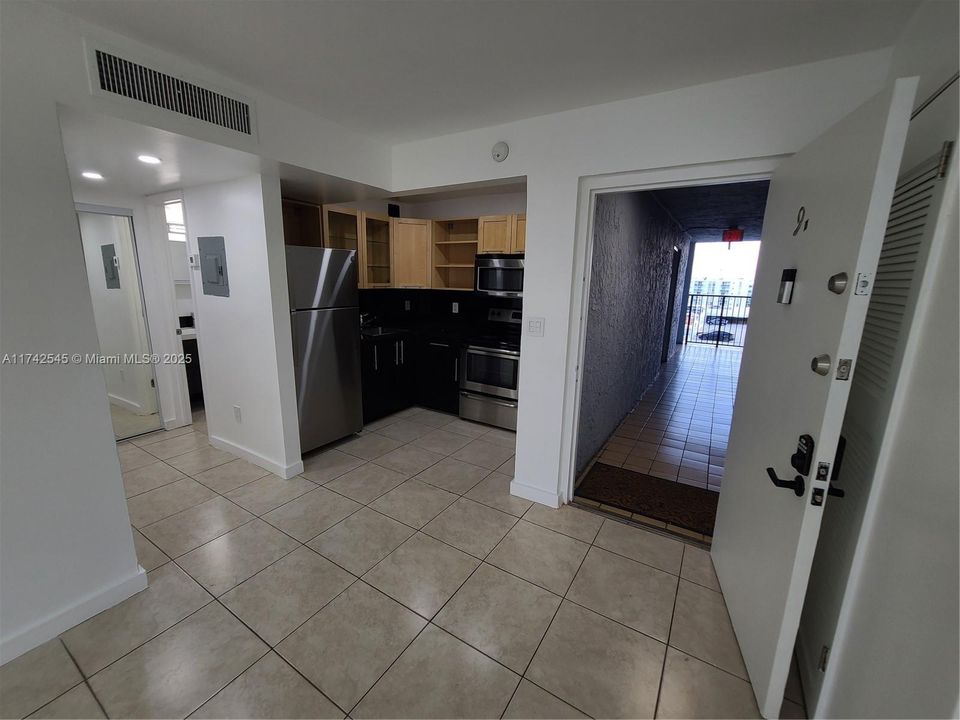 North - South Openings & Privacy allow you to have a nice breeze