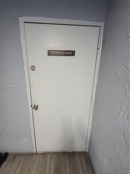 最近售出: $275,000 (1 贝兹, 1 浴室, 620 平方英尺)