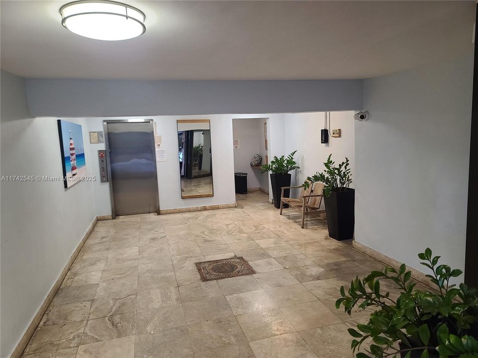 最近售出: $275,000 (1 贝兹, 1 浴室, 620 平方英尺)