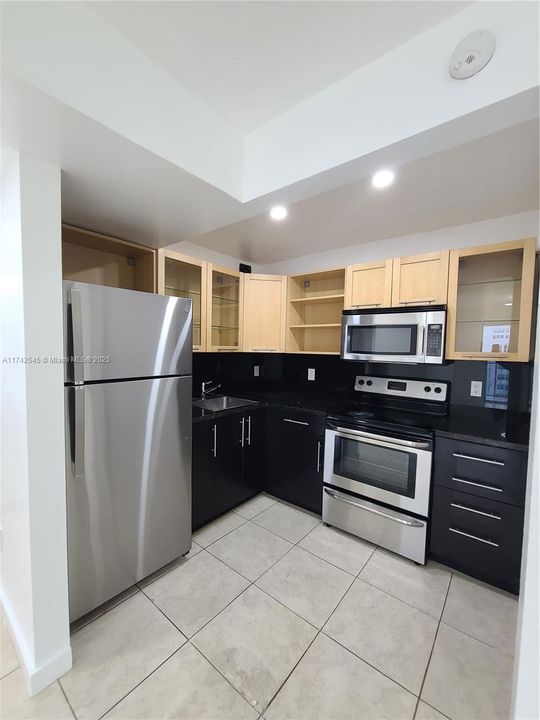 最近售出: $275,000 (1 贝兹, 1 浴室, 620 平方英尺)