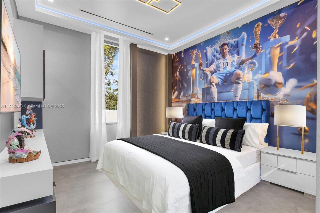 For Sale: $6,550,000 (5 beds, 5 baths, 5620 Square Feet)