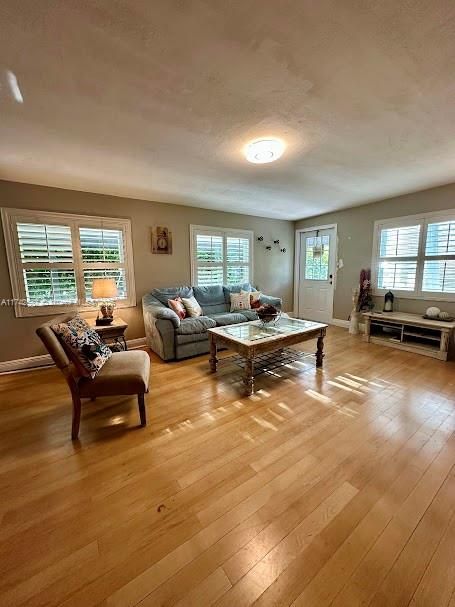 For Sale: $780,000 (3 beds, 2 baths, 1472 Square Feet)