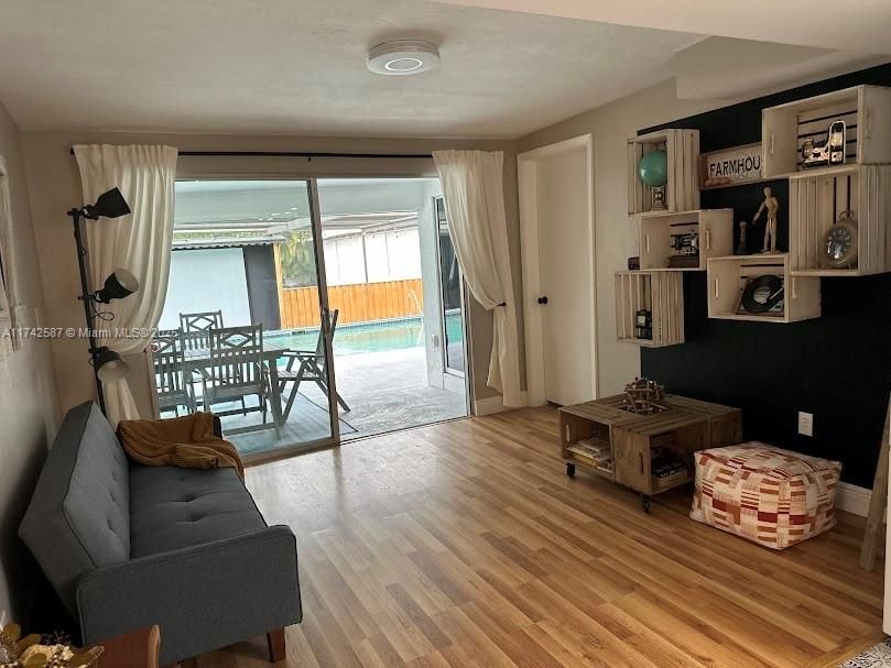 For Sale: $780,000 (3 beds, 2 baths, 1472 Square Feet)