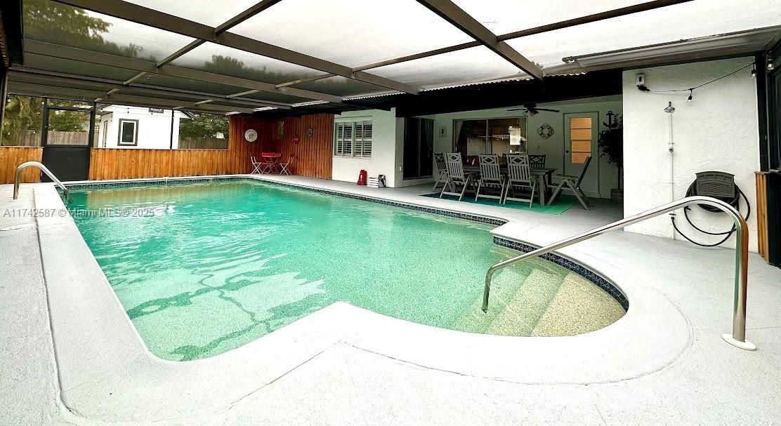 For Sale: $780,000 (3 beds, 2 baths, 1472 Square Feet)