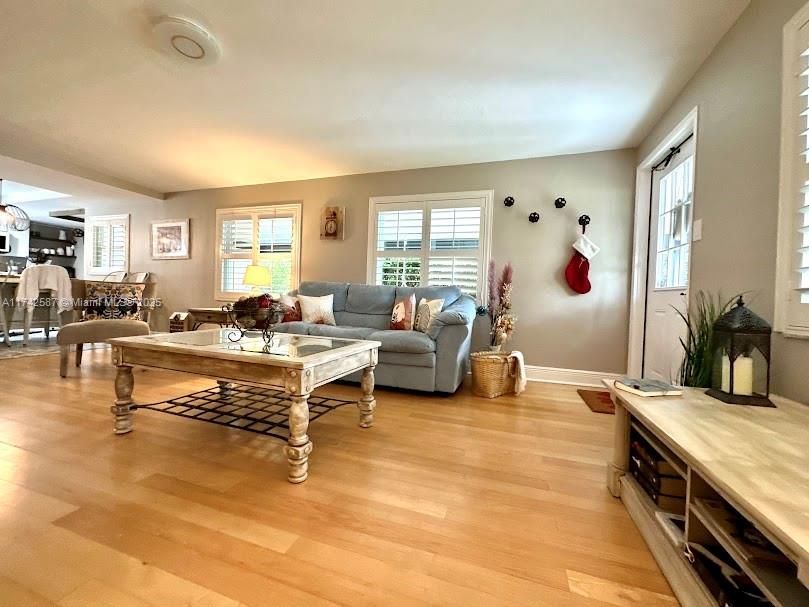 For Sale: $780,000 (3 beds, 2 baths, 1472 Square Feet)