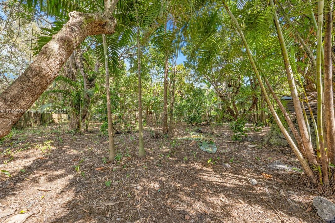 Vendido Recientemente: $2,190,000 (5 camas, 4 baños, 4464 Pies cuadrados)