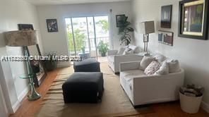 Recently Rented: $2,100 (1 beds, 1 baths, 764 Square Feet)