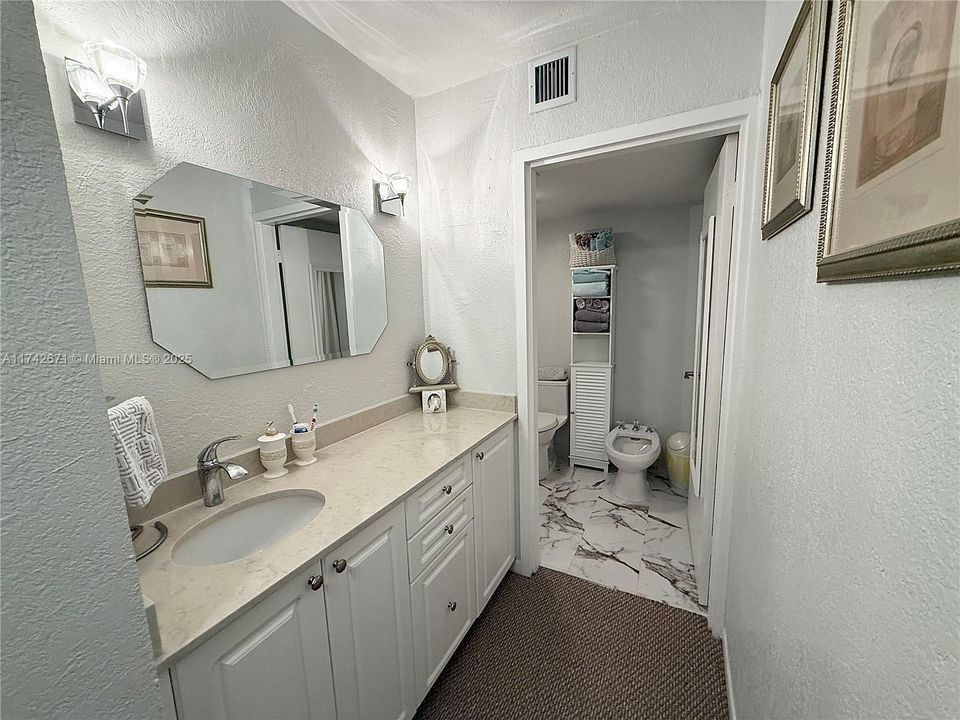 Vendido Recientemente: $415,000 (1 camas, 2 baños, 790 Pies cuadrados)