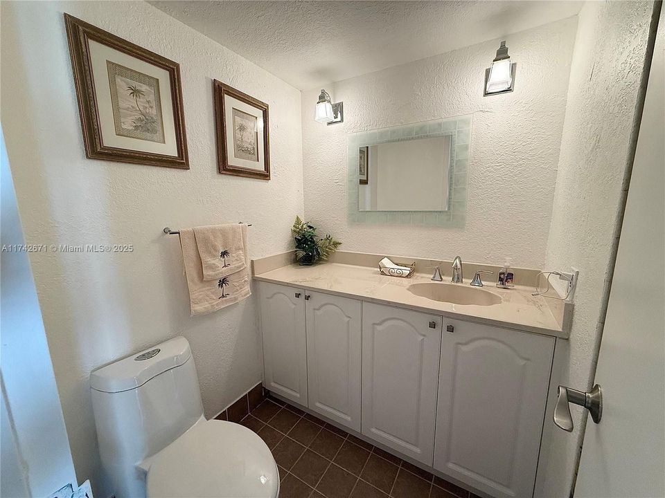 Vendido Recientemente: $415,000 (1 camas, 2 baños, 790 Pies cuadrados)