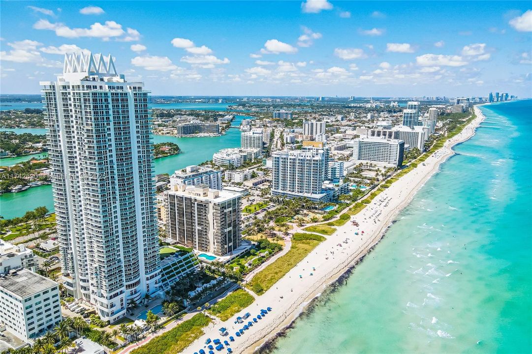 Recently Sold: $1,850,000 (2 beds, 2 baths, 1322 Square Feet)