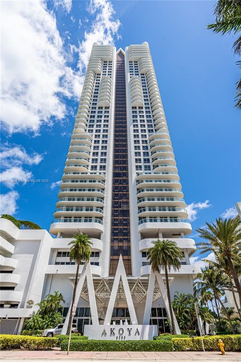 Recently Sold: $1,850,000 (2 beds, 2 baths, 1322 Square Feet)