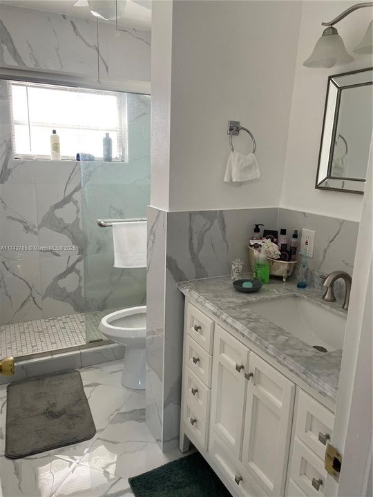 待售: $150,000 (1 贝兹, 1 浴室, 736 平方英尺)