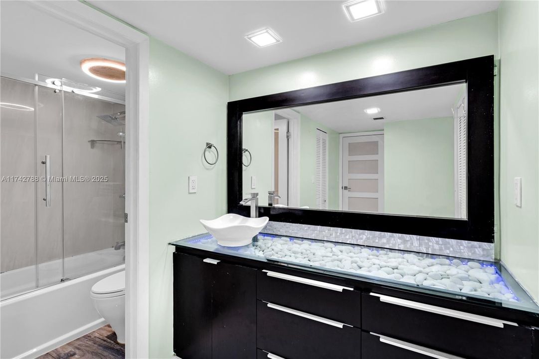 Vendido Recientemente: $165,000 (1 camas, 1 baños, 741 Pies cuadrados)