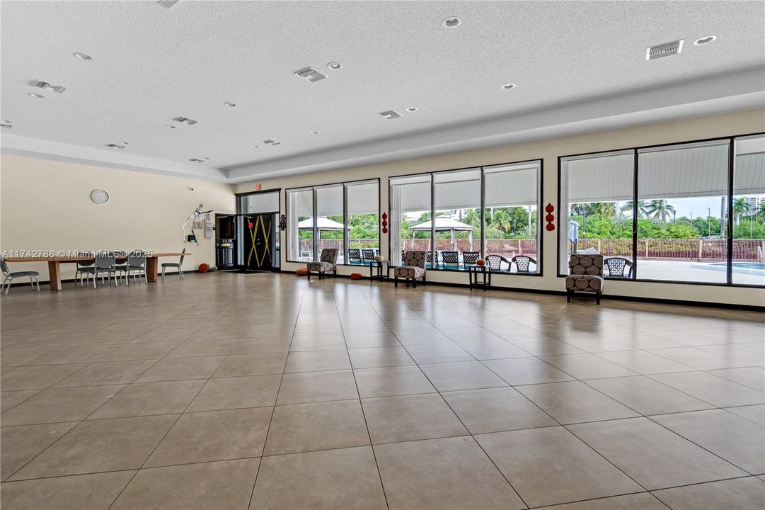 Vendido Recientemente: $165,000 (1 camas, 1 baños, 741 Pies cuadrados)