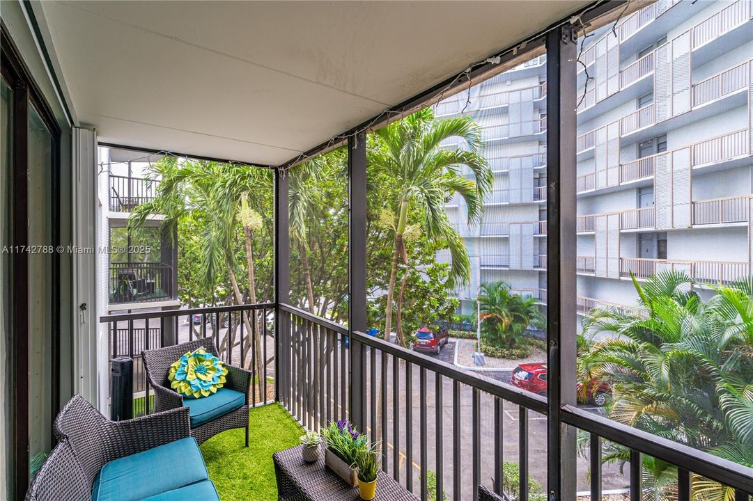 Vendido Recientemente: $165,000 (1 camas, 1 baños, 741 Pies cuadrados)