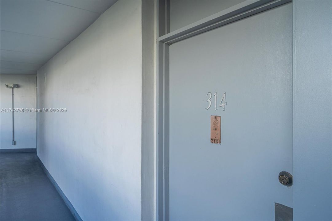 Vendido Recientemente: $165,000 (1 camas, 1 baños, 741 Pies cuadrados)