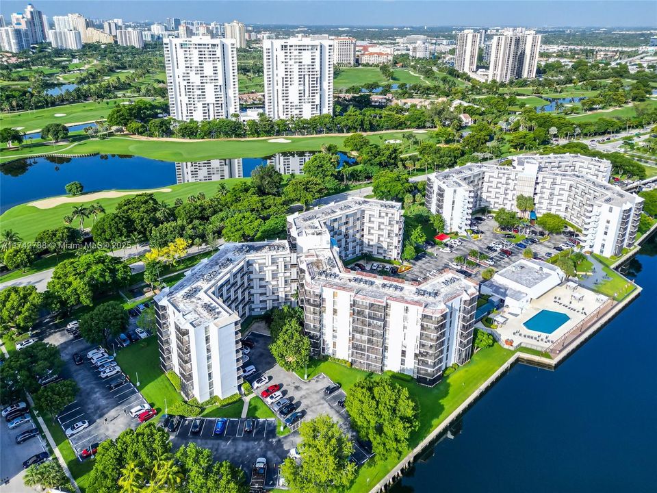 Vendido Recientemente: $165,000 (1 camas, 1 baños, 741 Pies cuadrados)