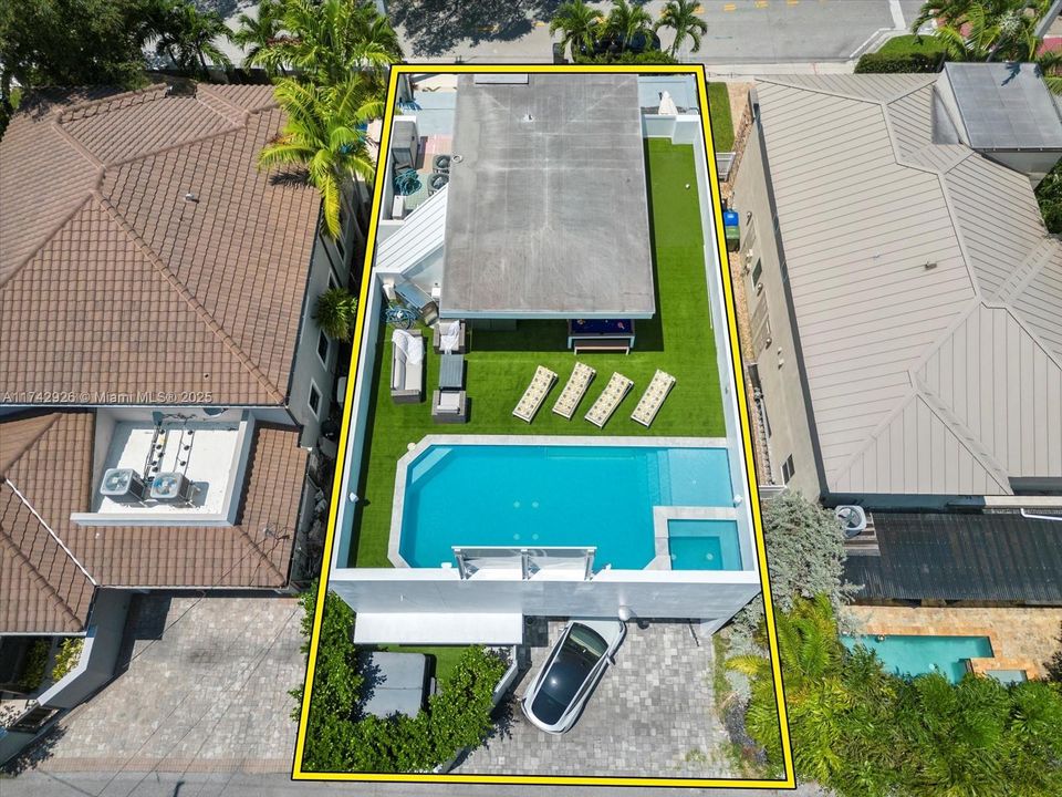 Vendido Recientemente: $3,995,000 (4 camas, 5 baños, 3951 Pies cuadrados)