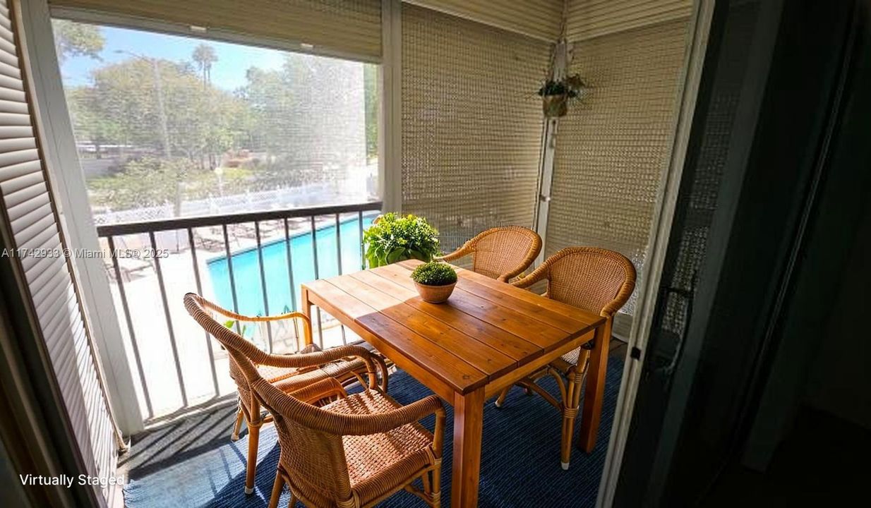 Vendido Recientemente: $79,000 (2 camas, 2 baños, 850 Pies cuadrados)