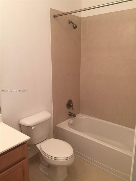 Recently Rented: $3,450 (3 beds, 2 baths, 1965 Square Feet)