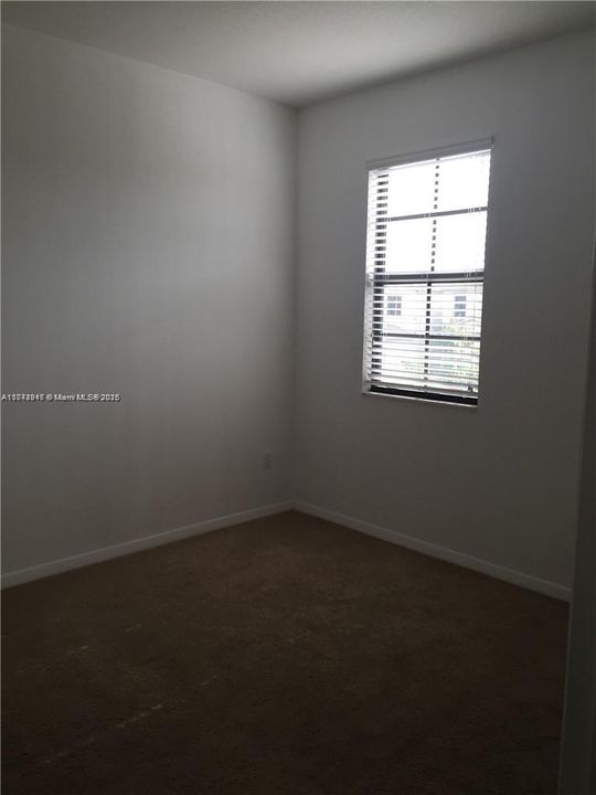 Recently Rented: $3,450 (3 beds, 2 baths, 1965 Square Feet)