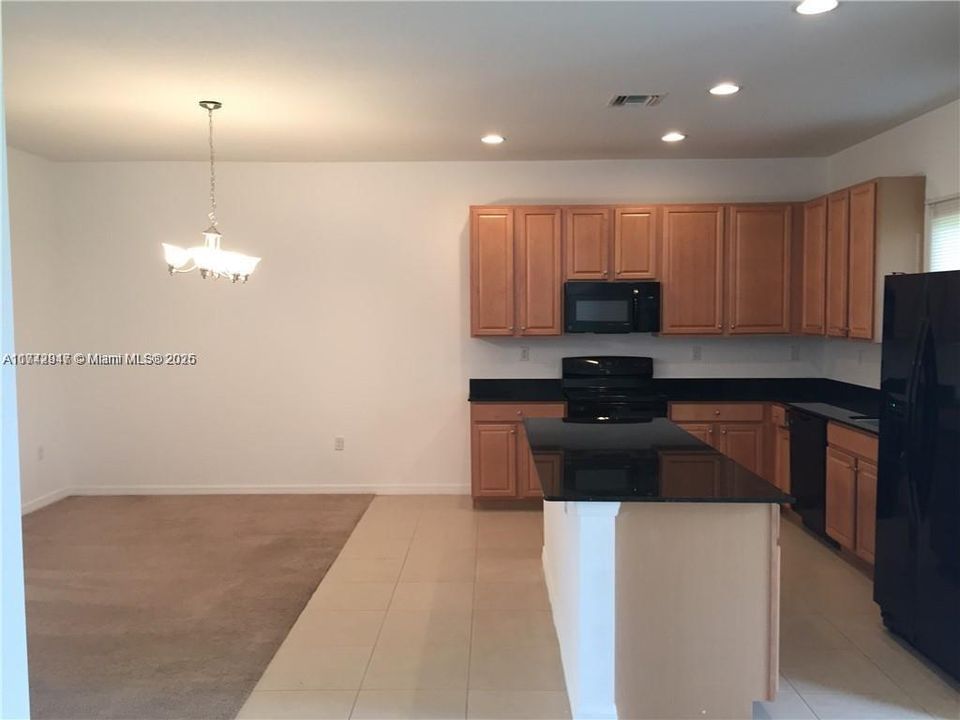 Recently Rented: $3,450 (3 beds, 2 baths, 1965 Square Feet)