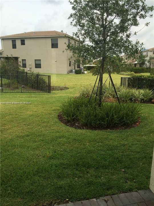 Recently Rented: $3,450 (3 beds, 2 baths, 1965 Square Feet)