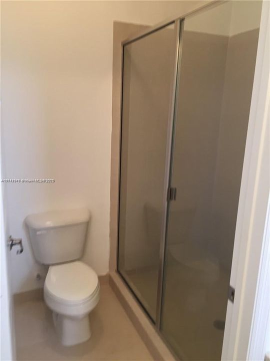 Recently Rented: $3,450 (3 beds, 2 baths, 1965 Square Feet)