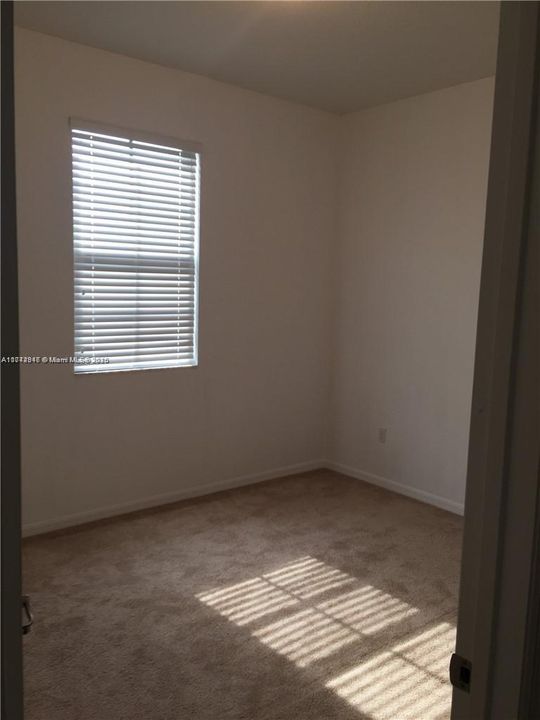 Recently Rented: $3,450 (3 beds, 2 baths, 1965 Square Feet)