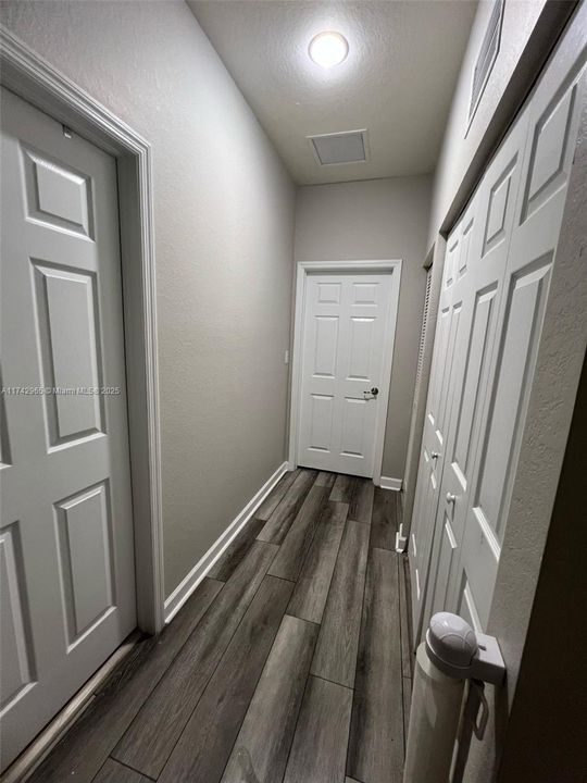 Recently Rented: $3,400 (3 beds, 2 baths, 1700 Square Feet)