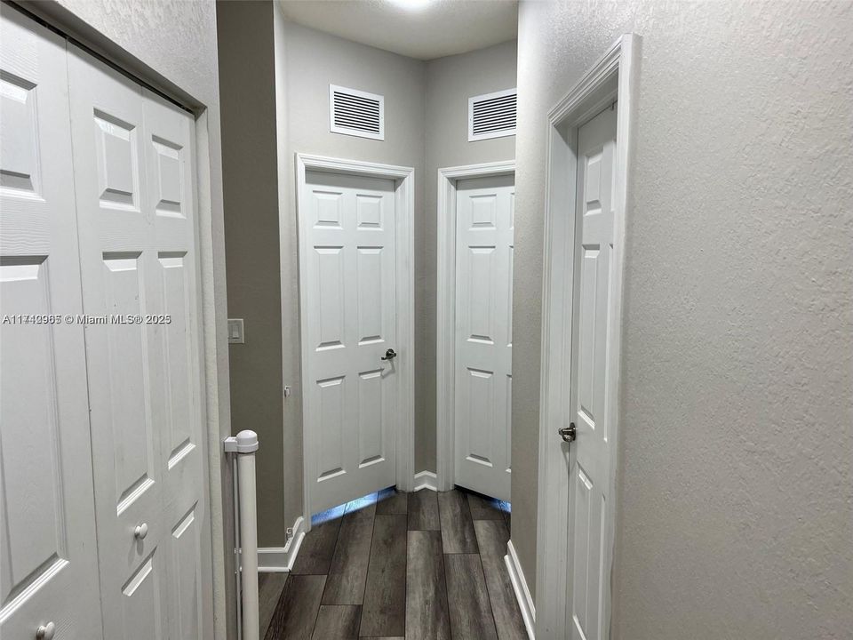 Recently Rented: $3,400 (3 beds, 2 baths, 1700 Square Feet)