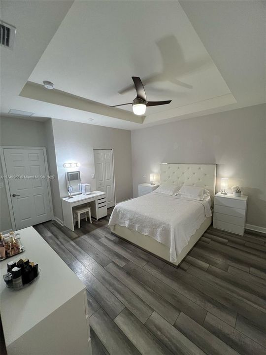 Recently Rented: $3,400 (3 beds, 2 baths, 1700 Square Feet)