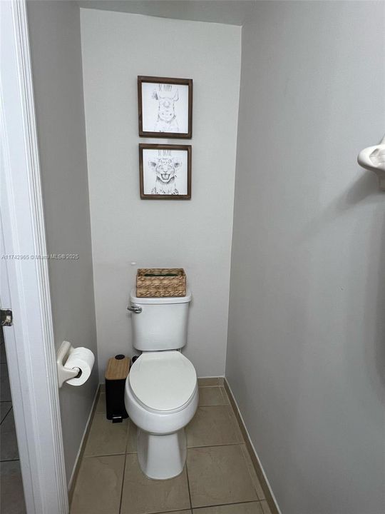 Recently Rented: $3,400 (3 beds, 2 baths, 1700 Square Feet)