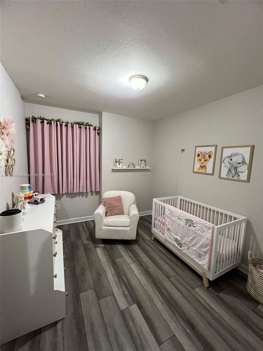 Recently Rented: $3,400 (3 beds, 2 baths, 1700 Square Feet)