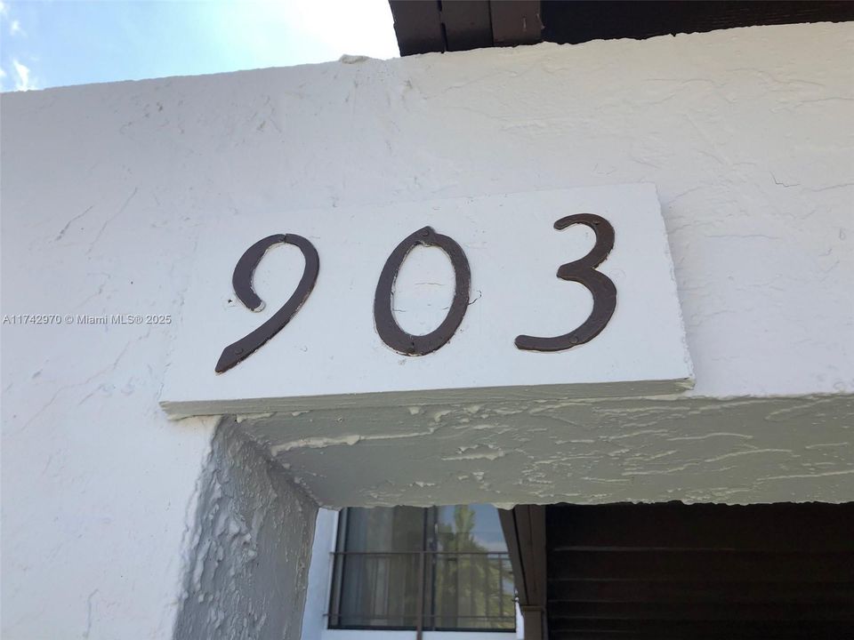 Recientemente alquilado: $3,100 (3 camas, 2 baños, 1770 Pies cuadrados)