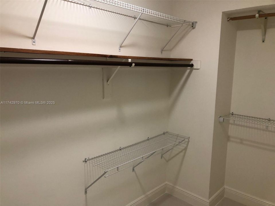 Recientemente alquilado: $3,100 (3 camas, 2 baños, 1770 Pies cuadrados)