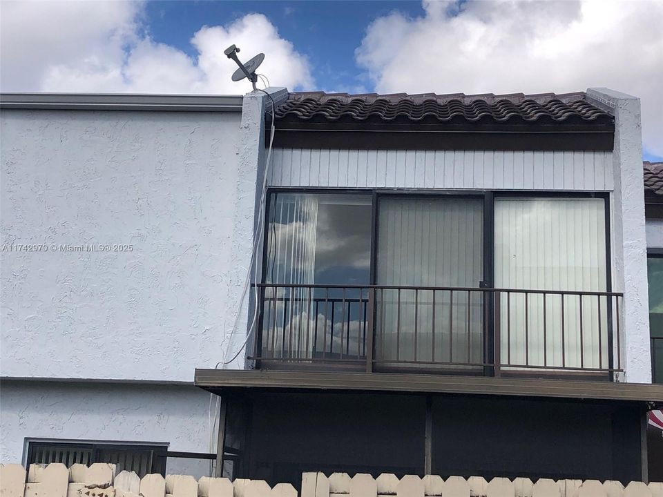 Recientemente alquilado: $3,100 (3 camas, 2 baños, 1770 Pies cuadrados)