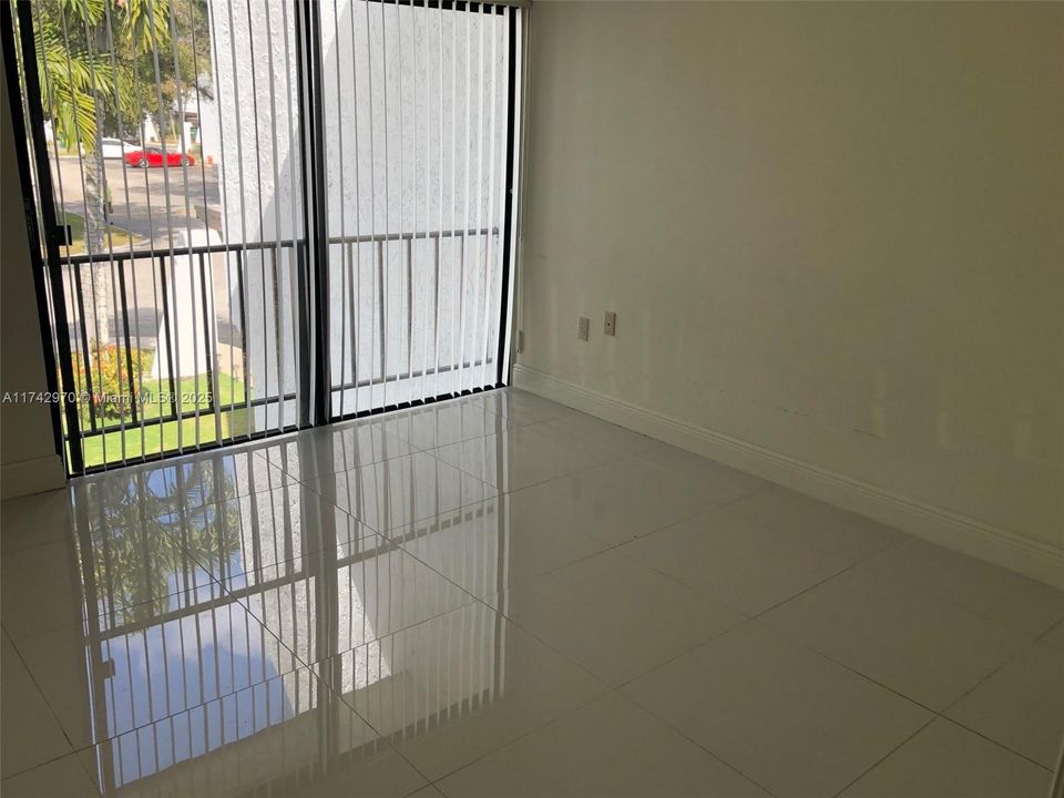 Recientemente alquilado: $3,100 (3 camas, 2 baños, 1770 Pies cuadrados)