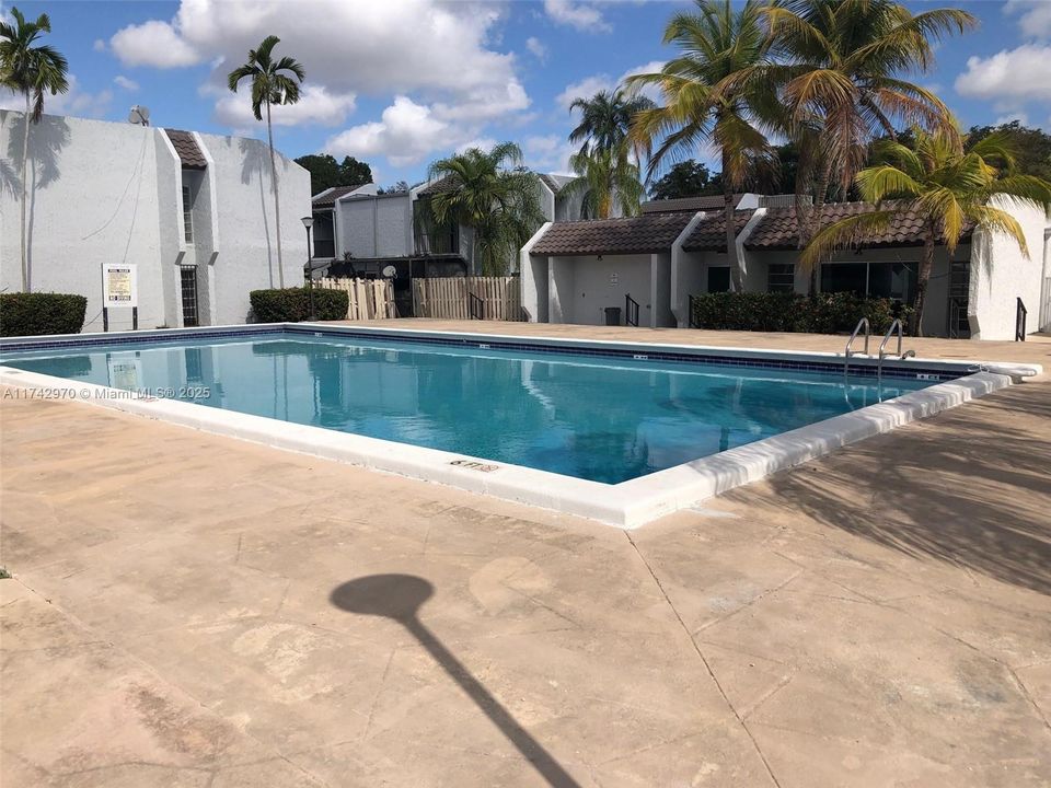 Recientemente alquilado: $3,100 (3 camas, 2 baños, 1770 Pies cuadrados)