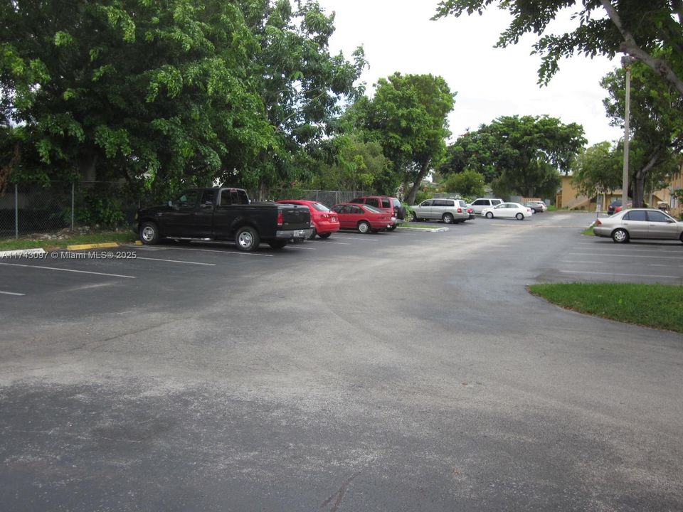 Recently Rented: $2,200 (2 beds, 2 baths, 750 Square Feet)