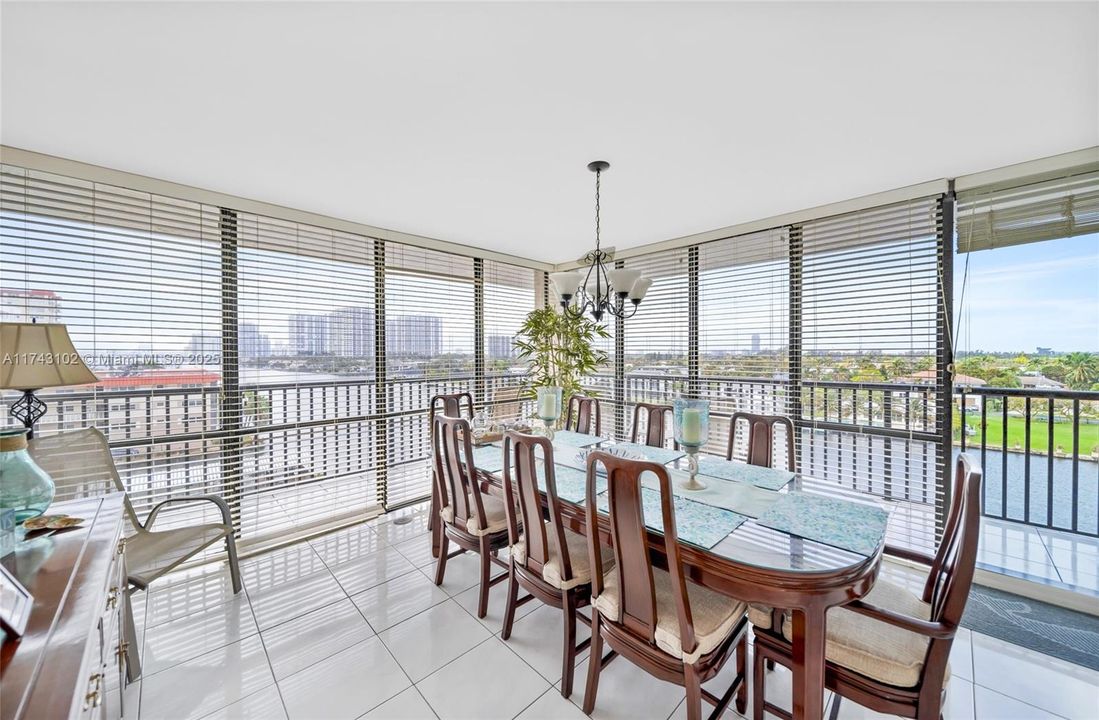 Recently Rented: $2,400 (2 beds, 2 baths, 1150 Square Feet)