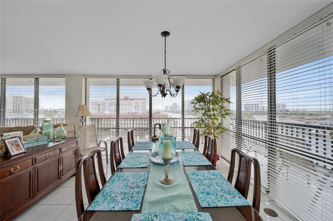 Recently Rented: $2,400 (2 beds, 2 baths, 1150 Square Feet)