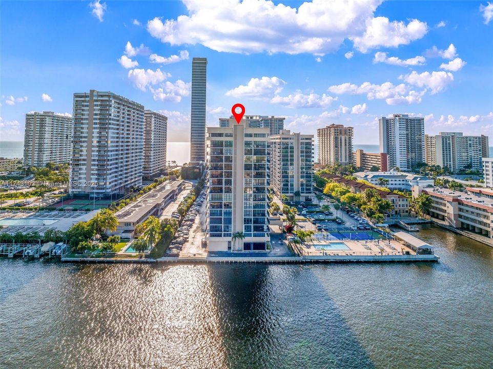 Recently Rented: $2,400 (2 beds, 2 baths, 1150 Square Feet)