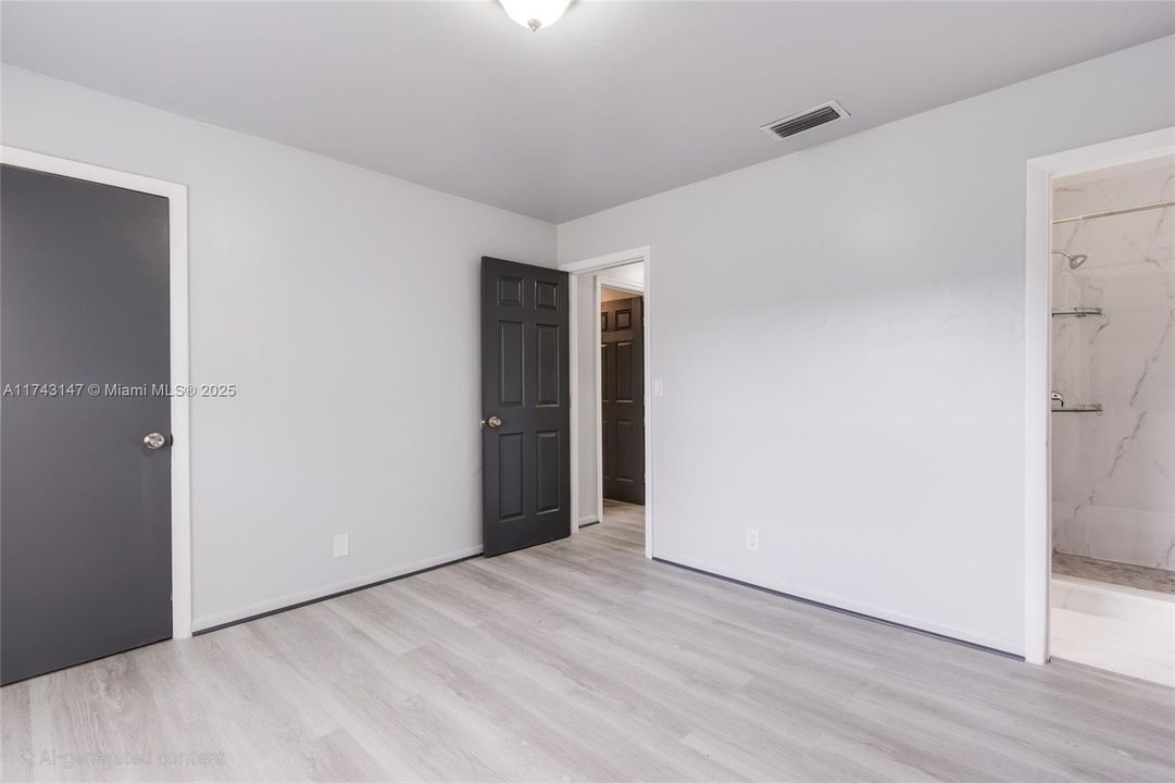Recently Sold: $1,450,000 (0 beds, 0 baths, 4203 Square Feet)