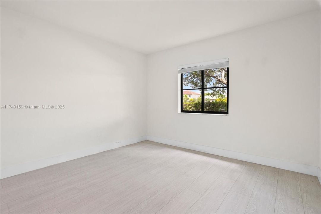 На продажу: $287,000 (2 спален, 2 ванн, 809 Квадратных фут)