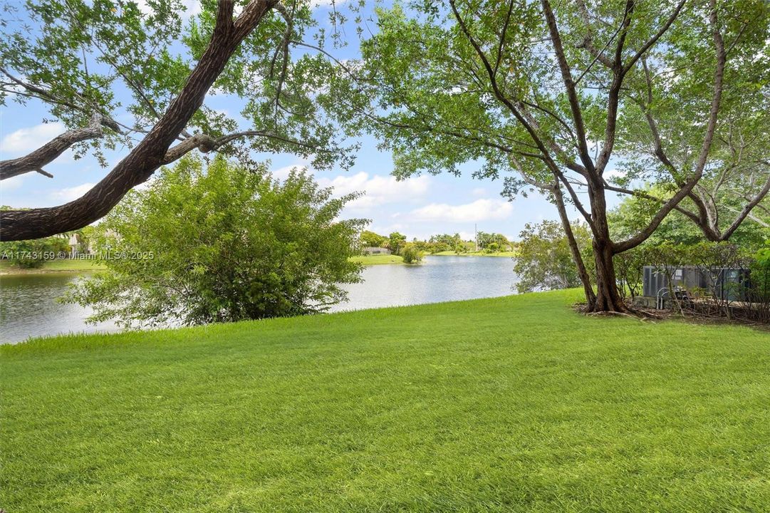 На продажу: $287,000 (2 спален, 2 ванн, 809 Квадратных фут)