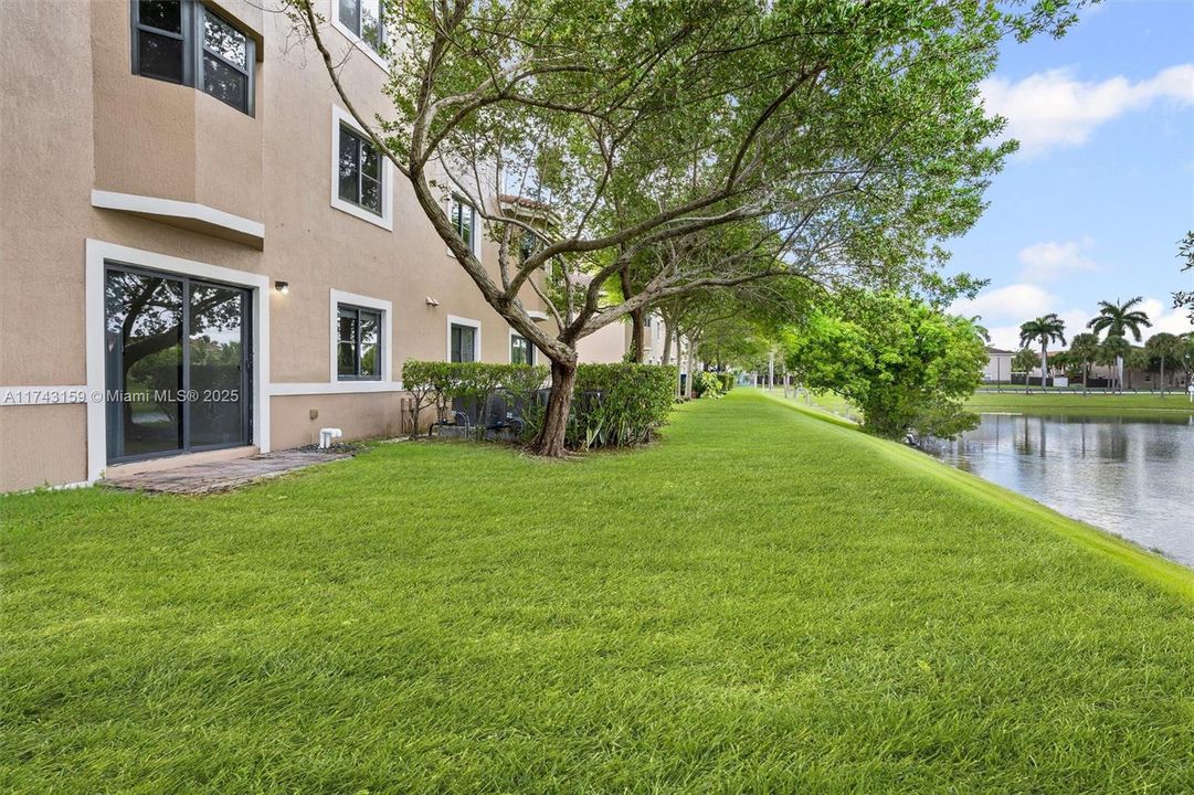 На продажу: $287,000 (2 спален, 2 ванн, 809 Квадратных фут)