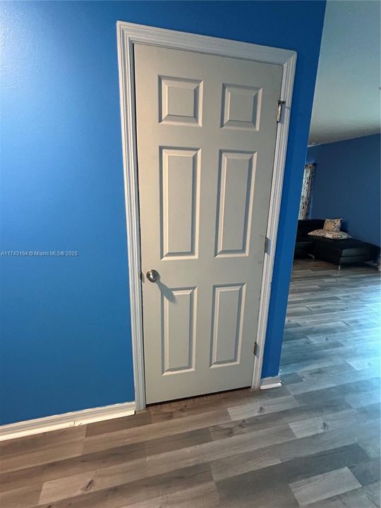 Active With Contract: $370,990 (3 beds, 2 baths, 1284 Square Feet)