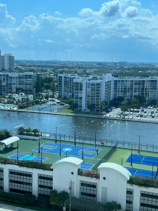 For Rent: $2,250 (0 beds, 1 baths, 486 Square Feet)