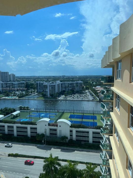 For Rent: $2,250 (0 beds, 1 baths, 486 Square Feet)